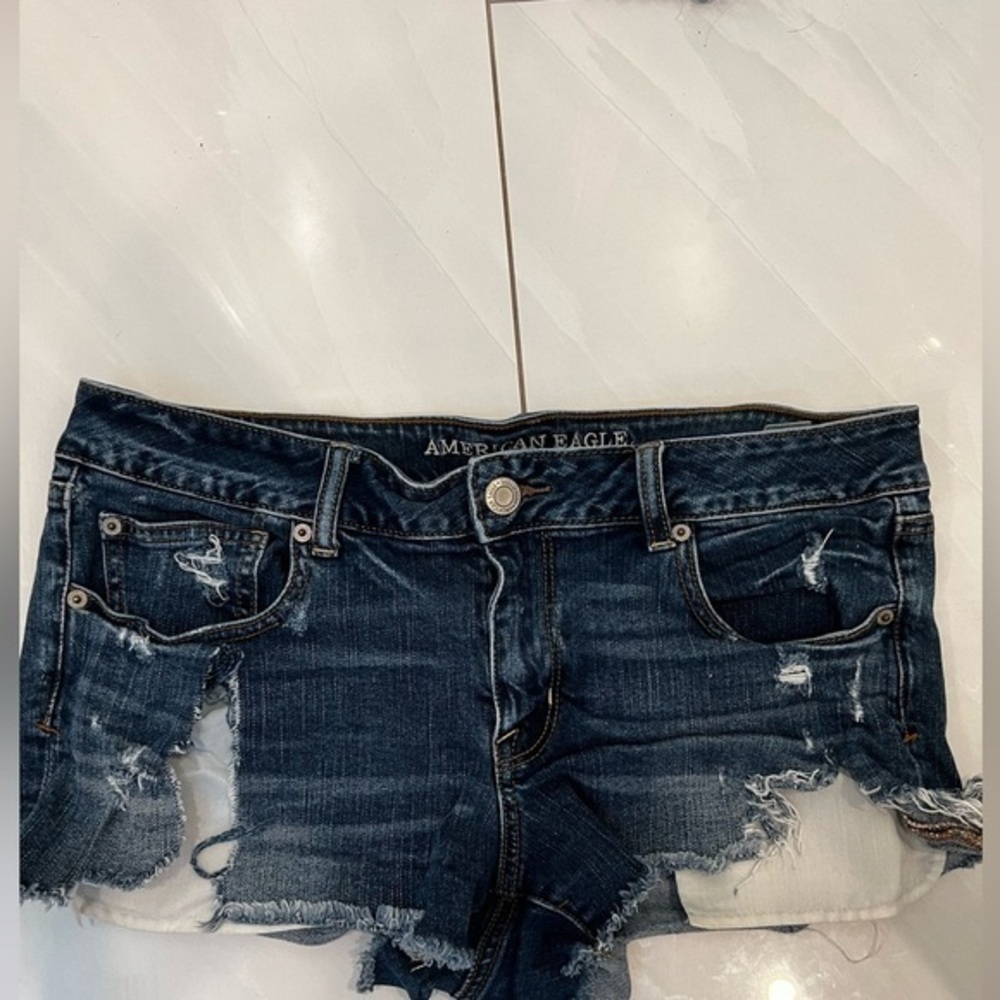 dark blue jean American Eagle shorts